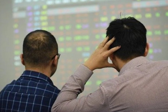 Muốn giữ cổ phiếu dài hạn, nhà đầu tư phải đóng thuế trước cả khi có lãi?