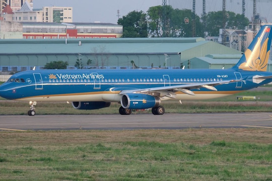 Máy bay Vietnam Airlines đi Campuchia hạ cánh khẩn cấp