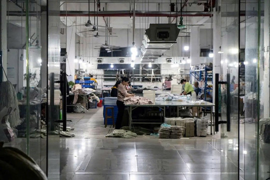 Top 'công xưởng thời trang' toàn cầu: Trung Quốc không còn là 'vua', Việt Nam tiếp tục tiến lên và bất ngờ đến từ Campuchia