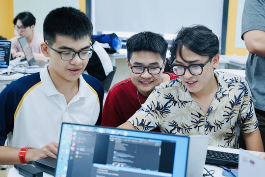 Ngành học từng bị chê 'khó xin việc', giờ được doanh nghiệp tranh nhau săn đón: Lương khởi điểm 60 triệu/tháng