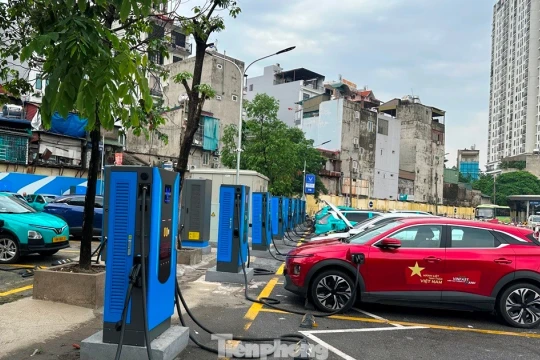 Các trạm sạc cho xe điện tại bến xe Hà Nội được lắp đặt, sử dụng ra sao?