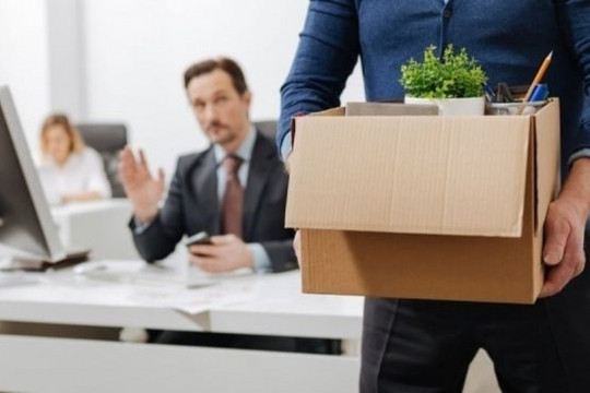 Nửa đầu 2025: Hàng trăm nghìn nhân sự toàn cầu mất việc, Việt Nam ở đâu giữa bão sa thải?