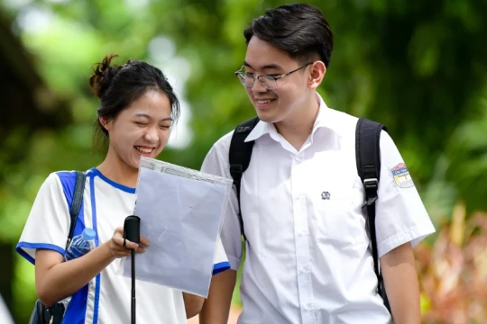 Dự kiến điểm chuẩn đại học năm 2025 khối ngành Y Dược: 20 điểm có đỗ không?