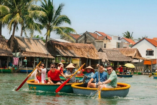 Khách quốc tế đến Việt Nam đạt 12,2 triệu lượt sau 7 tháng, khách châu Âu bất ngờ tăng 38%