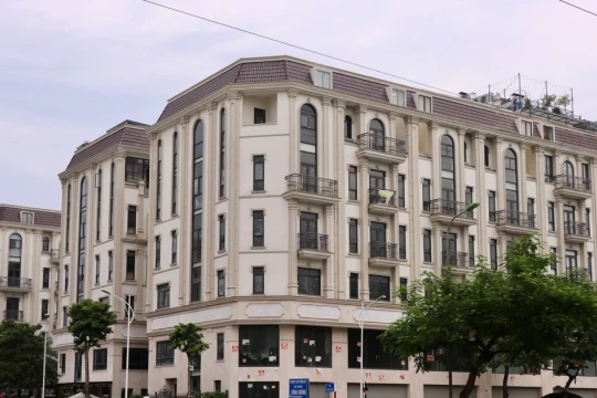 Hết thời 'đẻ trứng vàng', shophouse, biệt thự liền kề triệu đô đóng cửa im lìm