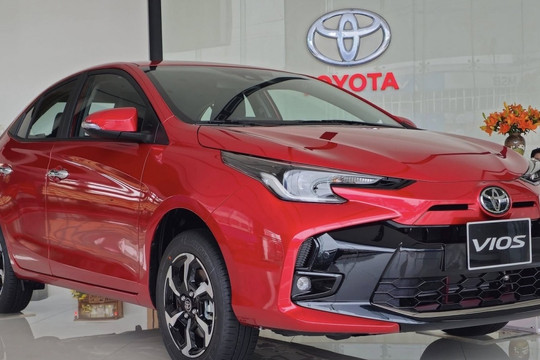 Sedan hạng B Toyota Vios 1.5L với công suất 106 mã lực, giảm giá còn rẻ hơn cả Grand i10