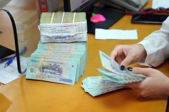 Ngân hàng 'bơm' mạnh vốn ra nền kinh tế