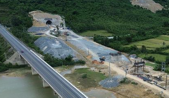 Dự án mở rộng hầm xuyên núi 20 năm tuổi của Việt Nam sẽ hoàn thành vào cuối năm nay