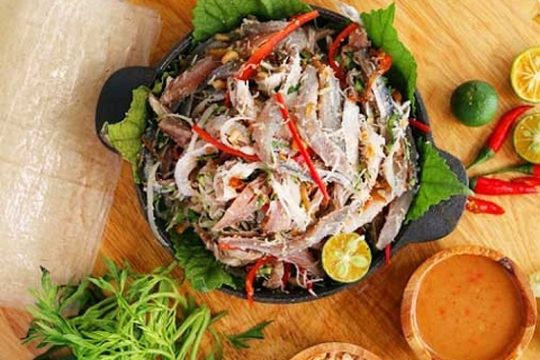 Loài cá 'vô danh' ngày trước, giờ phơi khô giá tới 500.000 đồng/kg, được săn lùng đãi khách quý