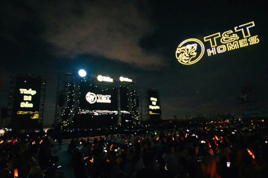 T&T Group khiến hàng chục nghìn khán giả trầm trồ với show trình diễn drone lớn nhất lịch sử Tây Ninh