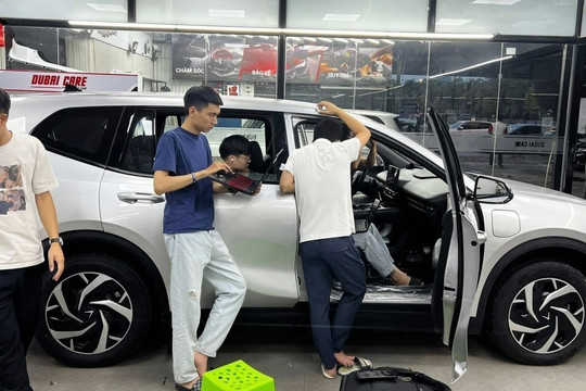 Mẫu MPV VinFast Limo Green chính thức giao xe, phía xưởng độ vạch rõ từng hạng mục nên độ: Có tốn kém không?