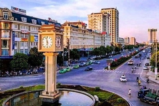 Tháng đầu tiên sau sáp nhập, tỉnh này bất ngờ vượt TP.HCM vươn lên dẫn đầu cả nước về xuất khẩu