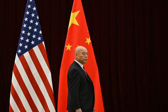 Trước giờ G đình chiến thuế quan: Ông Trump yêu cầu Trung Quốc tăng gấp bốn ‘đơn hàng quan trọng’, thị trường nín thở