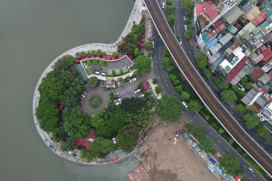 Doanh nghiệp xin giữ lại 568 m2 bán đảo hồ Đống Đa để kinh doanh, cơ quan chức năng phản hồi gì?