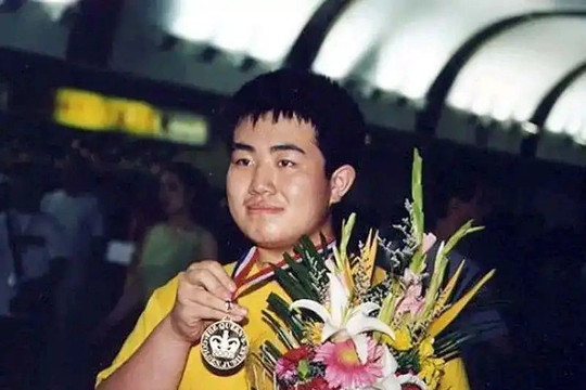 'Thần đồng' Toán học 40 lần đứng đầu cuộc thi, 2 lần liên tiếp giành HCV Olympic Toán quốc tế