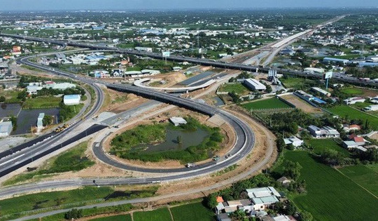 Đường vành đai sắp thông xe, 'tam giác vàng' giao thông - cực phát triển mới của vùng đô thị TP. HCM