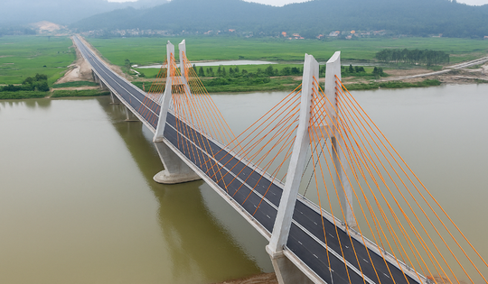 Sắp khánh thành cây cầu dây văng 1.500 tỷ kết nối Bắc Ninh - Hải Phòng
