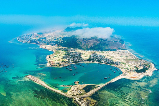 Đặc khu duy nhất của Việt Nam có 5 ngọn núi lửa, là nơi lưu giữ 2 bộ xương cá khổng lồ đã tồn tại hàng thế kỷ