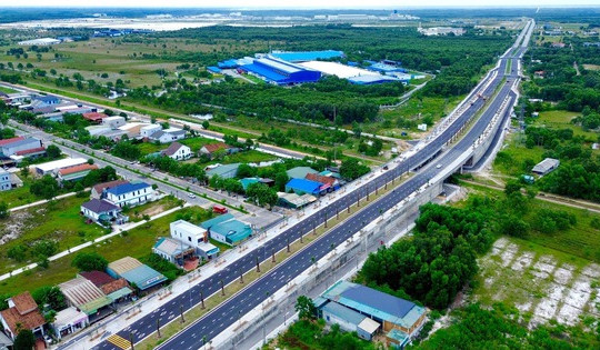 Thông xe tuyến đường cứu nạn 'ngâm' 15 năm dai dẳng tại TP trẻ nhất cả nước