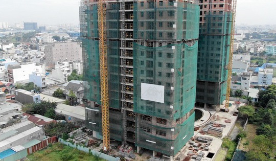 Dự án chung cư bỏ hoang 6 năm tại TP. HCM: Chủ đầu tư hầu tòa, lừa đảo gần 500 tỷ của cư dân