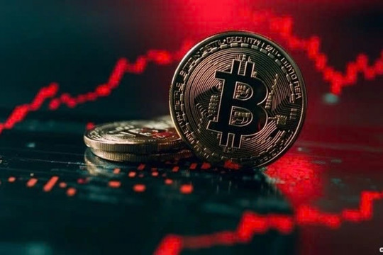 Vừa lập kỷ lục mọi thời đại, vốn hóa vượt Google, Bitcoin bất ngờ lao dốc mạnh: Chuyện gì xảy ra?