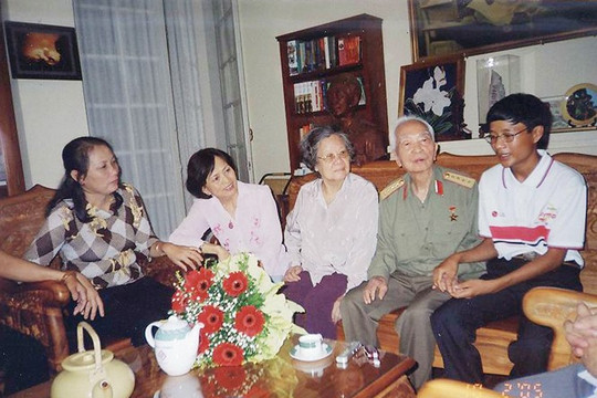 Quán quân Olympia giàu có nhất nhì Việt Nam từng được Đại tướng Võ Nguyên Giáp tặng sách, động viên
