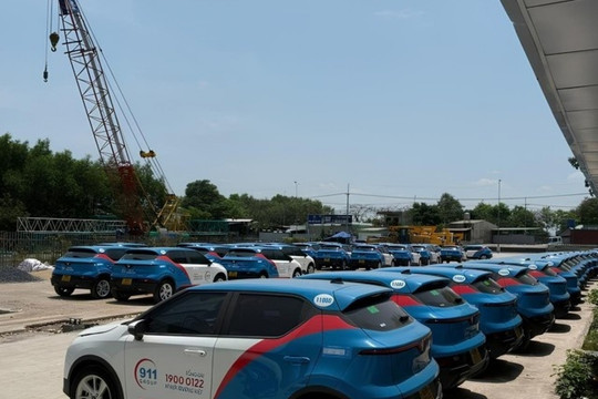 Doanh thu công ty 'chốt đơn' 2.500 xe VinFast tăng mạnh nhờ bản hợp đồng lớn từ Vingroup
