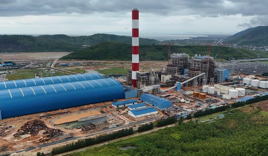 EVN đốt dầu thành công nhà máy điện dùng công nghệ hiện đại nhất Việt Nam
