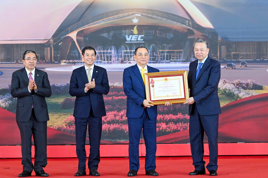Vingroup được trao Huân chương Lao động hạng Nhất