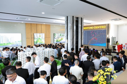 Bất động sản tháng 7 bùng nổ: Lượng quan tâm tăng 12%, tất cả loại hình đều hút khách