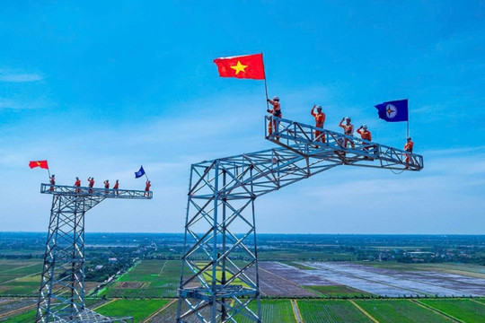 EVN vừa nhận món quà vô giá từ Thủ tướng vì hoàn thành dự án 'kỳ tích' trị giá gần 1 tỷ USD