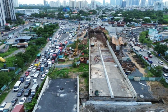 Sẽ xử lý nhà thầu ì ạch, gây chậm tiến độ nút giao lớn nhất TPHCM