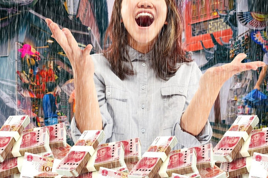 Người phụ nữ bất ngờ trúng xổ số hơn 3,6 tỷ đồng khi đang trú mưa