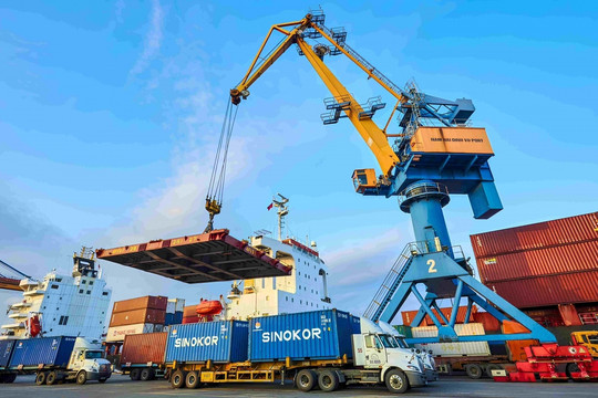 Doanh nghiệp có giá cổ phiếu tăng 100% trong một tháng bất ngờ nâng mục tiêu lãi gấp 3 - lên 1.250 tỷ
