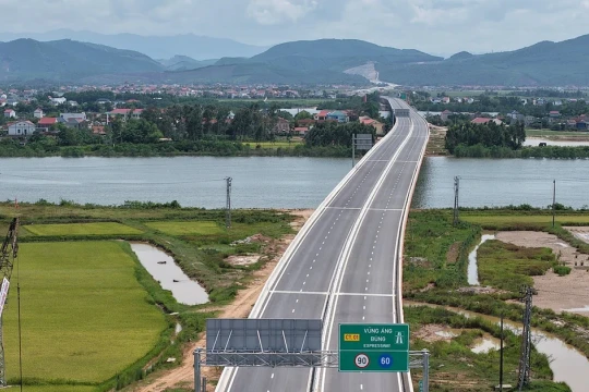 Lưu ý với xe qua cao tốc Vũng Áng - Bùng từ ngày 28/8