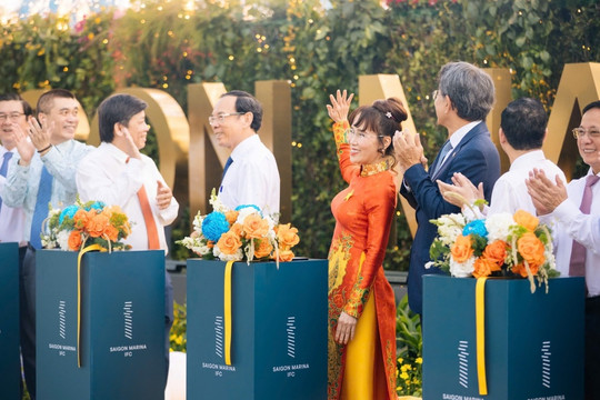 Tỷ phú Nguyễn Thị Phương Thảo gửi thông điệp xúc động tại Lễ Khánh thành Saigon Marina IFC