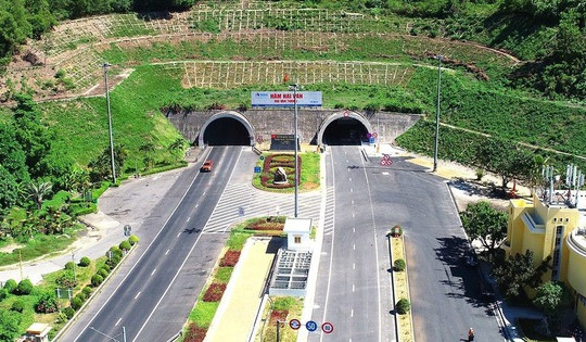 Hầm xuyên núi dài nhất Việt Nam: 20 năm vận hành bền bỉ, giúp rút ngắn thời gian qua con đèo hiểm trở từ 1 giờ xuống 10 phút