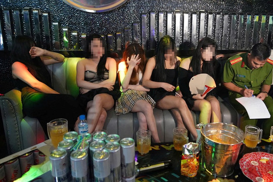 Quán karaoke bí mật xây dãy ký túc xá 'bao nuôi' 38 nhân viên nữ, có người dưới 16 tuổi