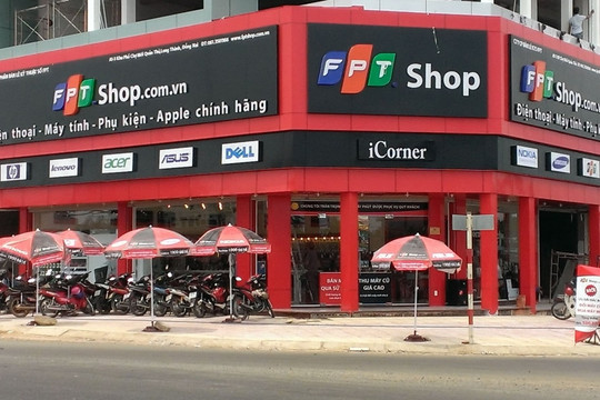 V-Green của tỷ phú Phạm Nhật Vượng biến hệ thống cửa hàng FPT Shop thành trạm sạc và đổi pin xe VinFast