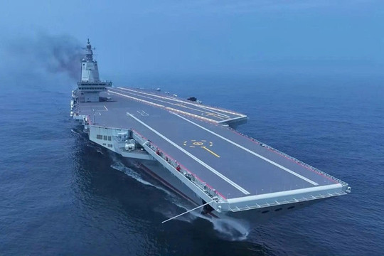 Trung Quốc sắp biên chế tàu sân bay 80.000 tấn, thông điệp gửi thẳng tới Nhật Bản?