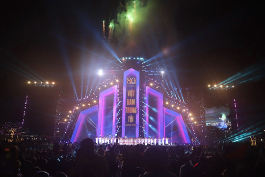 Bộ Văn hóa, Thể thao và Du lịch tổ chức concert, quyên góp được 4,2 tỷ giúp miền Trung vượt qua bão số 5