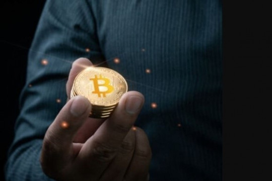 Bitcoin thủng đáy 1 tháng: Chuyên gia chỉ ra ‘chiếc phao’ tâm lý chỉ với một tờ giấy ghi nhớ