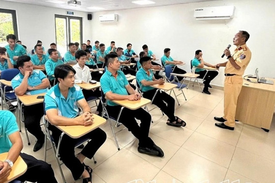 Tài xế Xanh SM ký cam kết chấp hành luật giao thông một cách nghiêm túc