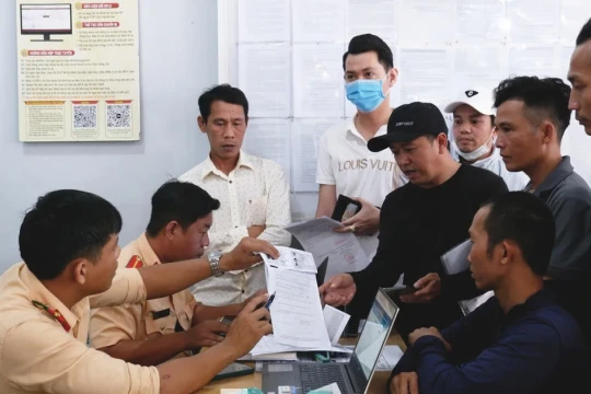 Nguyên nhân hơn 125.000 người ở TPHCM thi đạt nhưng chưa được cấp giấy phép lái xe