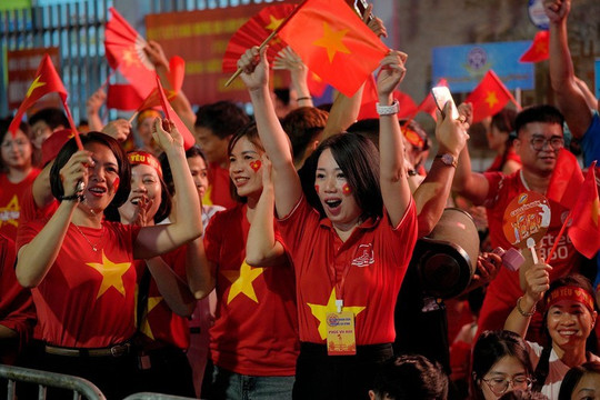 Thông tin Chính phủ: Tặng 100.000 đồng/người cho toàn dân ăn Tết Độc lập