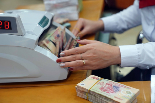 WiGroup: Tín dụng ngân hàng bứt tốc, bất động sản dẫn đầu nhưng rủi ro nợ xấu chưa hạ nhiệt