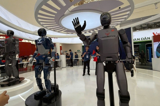 Robot ‘Made in Vietnam’ của tỷ phú Phạm Nhật Vượng có màn trình diễn bất ngờ tại một công trình nằm trong Top 10 thế giới