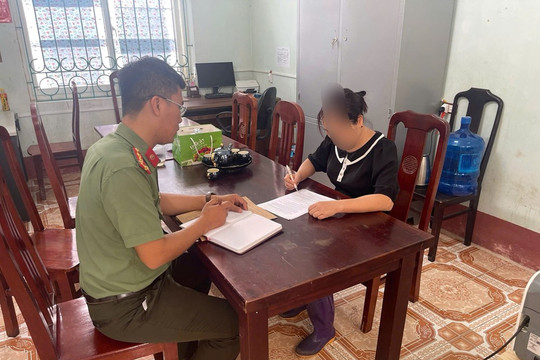 Bà H. chuẩn bị chuyển 1.000 USD để nhận ‘phần thưởng từ tỷ phú Elon Musk’, con trai phát hiện lập tức báo công an