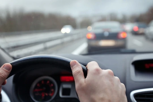 Cần chuẩn bị gì trước khi đi xa bằng ô tô dịp lễ?