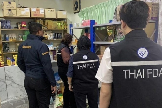 Đột kích căn nhà thuê 21 triệu đồng/tháng, cảnh sát phát hiện kho mỹ phẩm và thuốc giả hơn 8.000 sản phẩm